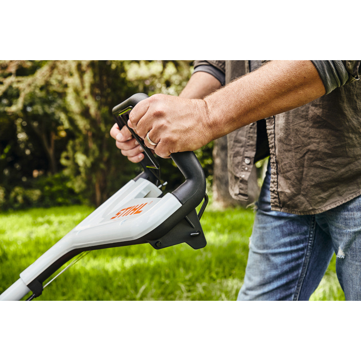  tondeuse à batterie STIHL RMA448VC